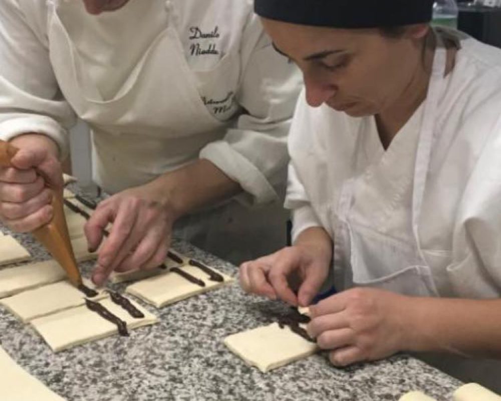 pasticceria-e-laboratorio-artigianle-dolcvi-sardi-sardegna-orosei-sainhonore-